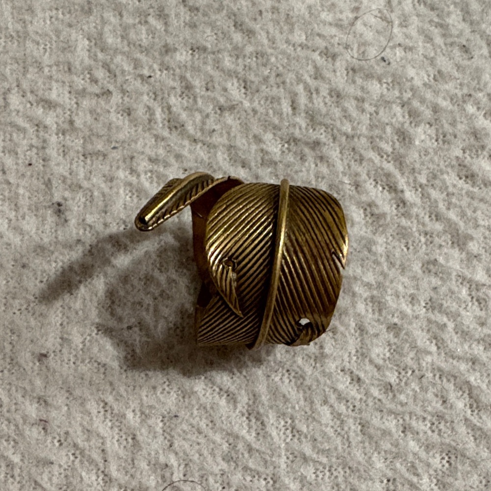Gold feather ring